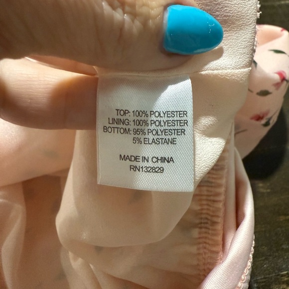 WORN ONCE L’Academie LA Revolve Pink Floral Surplice Bodysuit Sz Medium - Picture 12 of 13